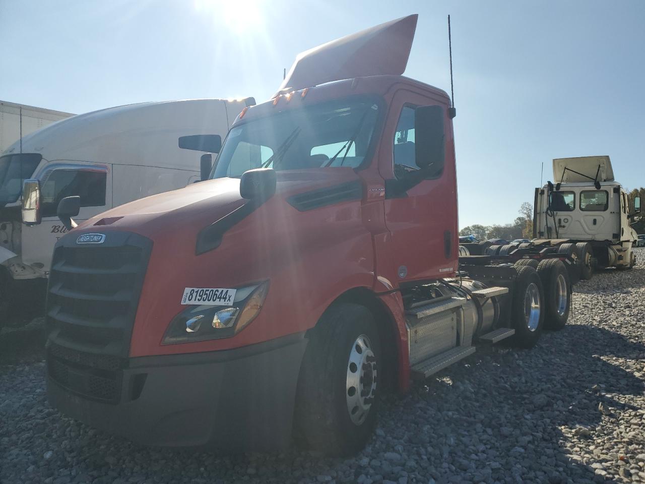 Lot #3024708629 2020 FREIGHTLINER CASCADIA 1