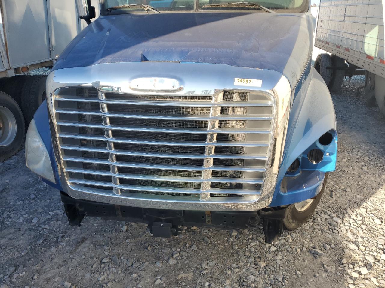 Lot #3033362814 2017 FREIGHTLINER CASCADIA 1