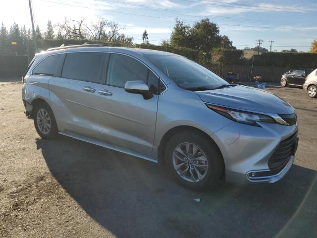 2022 TOYOTA SIENNA XLE - 5TDJSKFC9NS059662