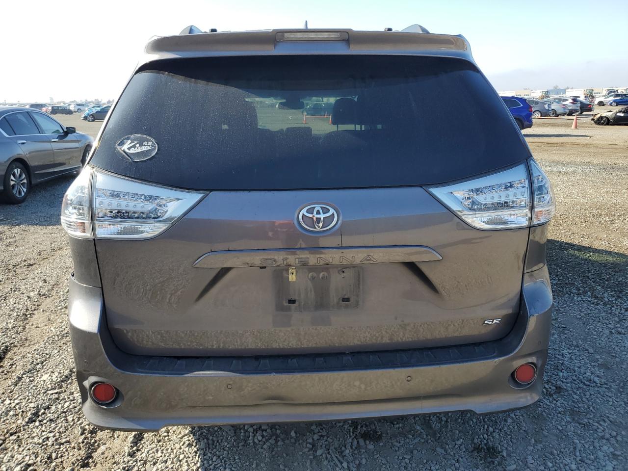 Lot #3033046029 2019 TOYOTA SIENNA SE