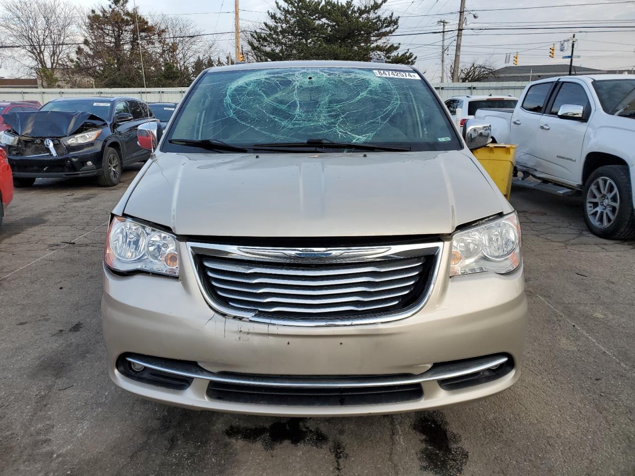 Lot #3029466725 2014 CHRYSLER TOWN & COU