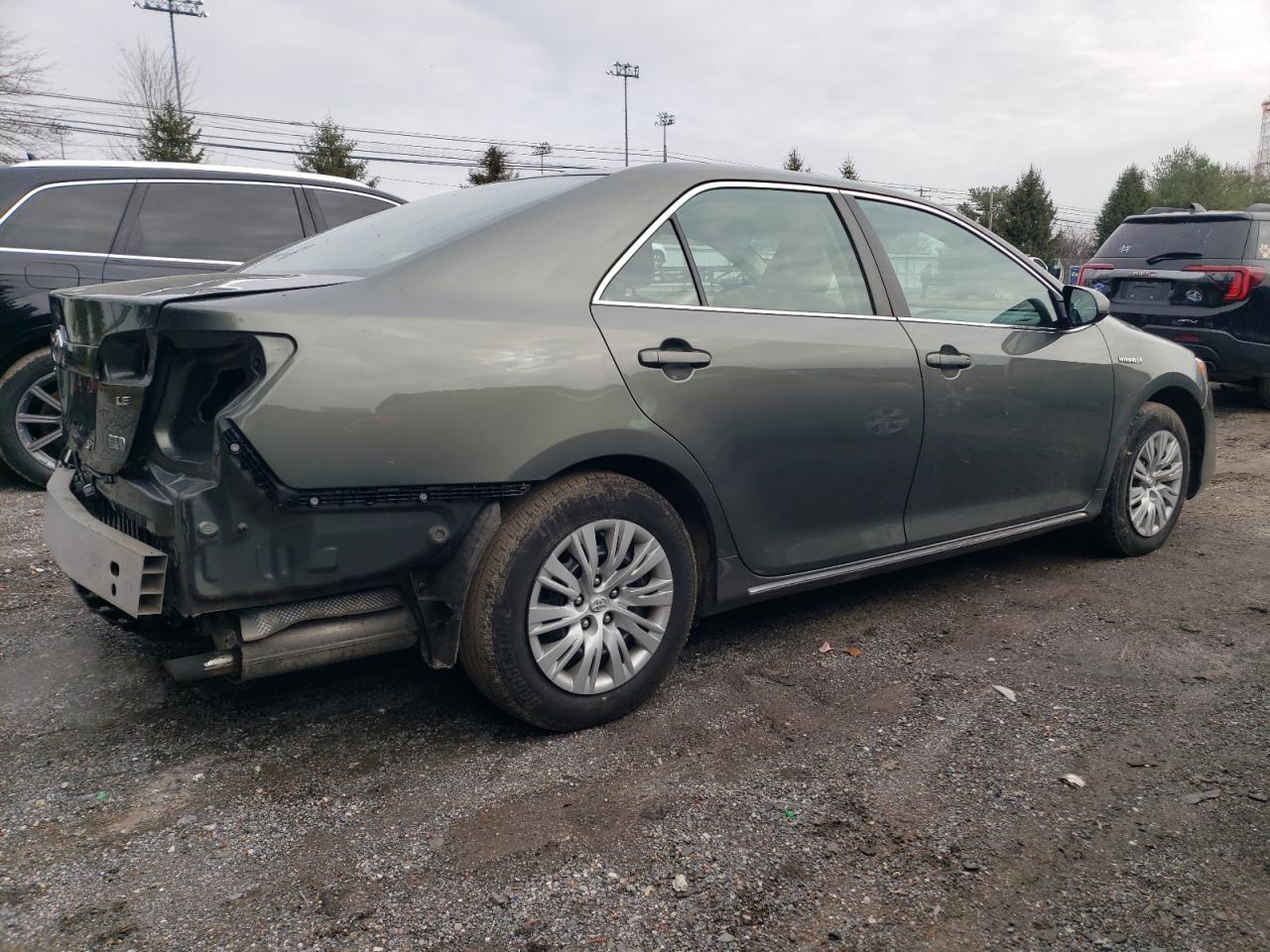 Lot #3027081781 2012 TOYOTA CAMRY HYBR