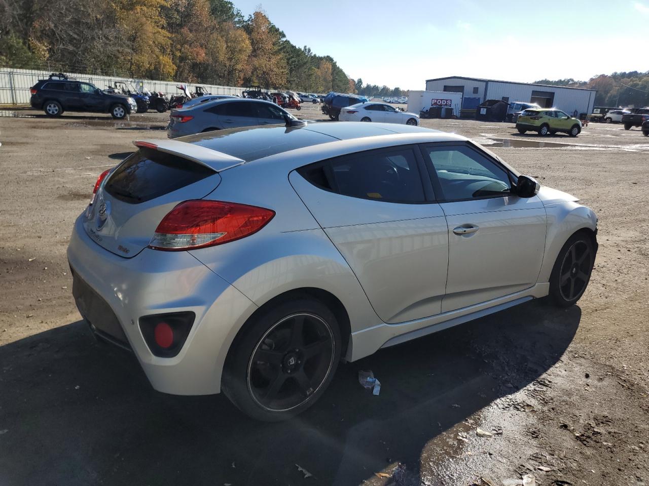 Lot #3028561929 2015 HYUNDAI VELOSTER T