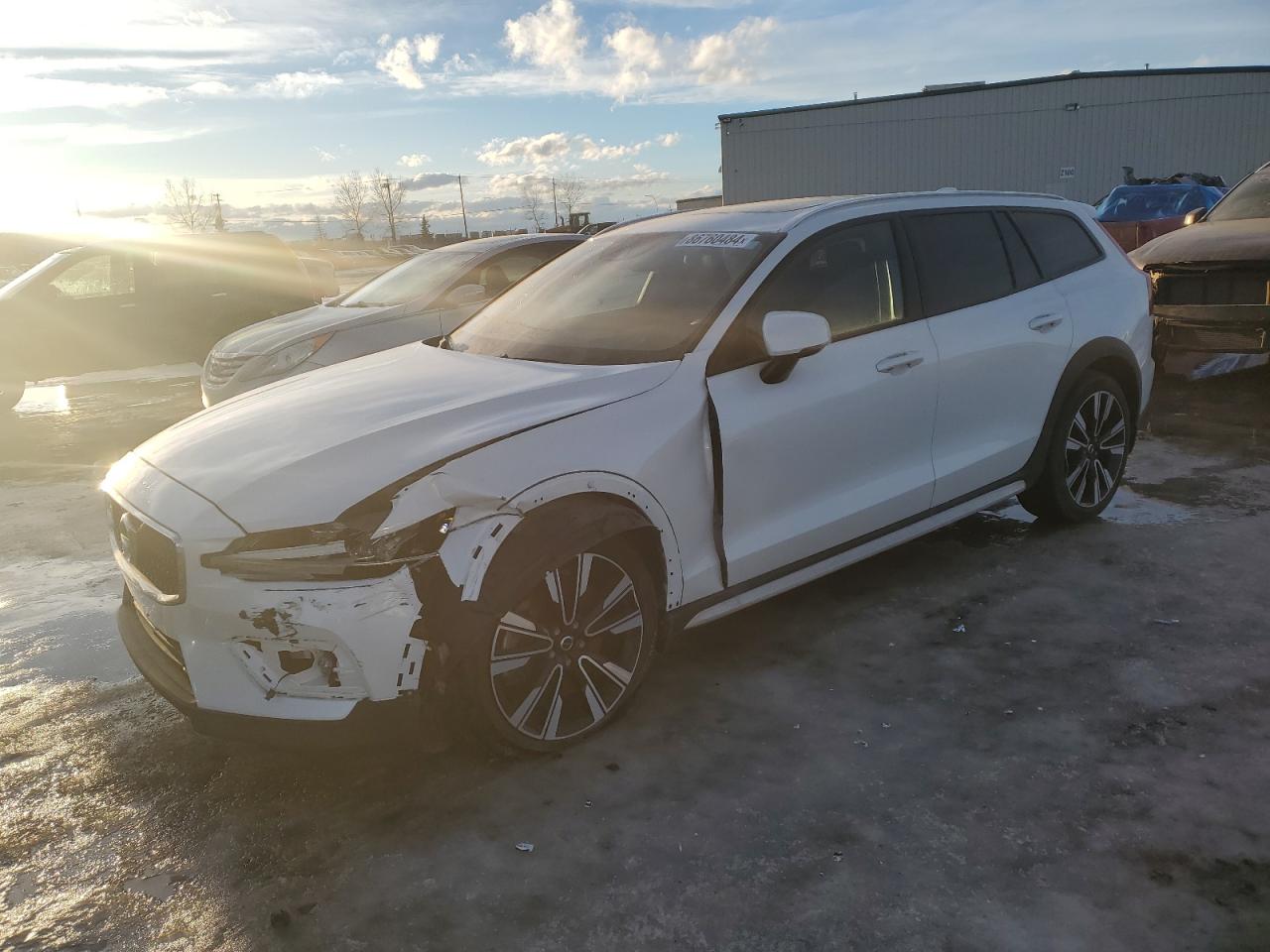 YV4102WK3M1076902 VOLVO V60 CROSS 2021