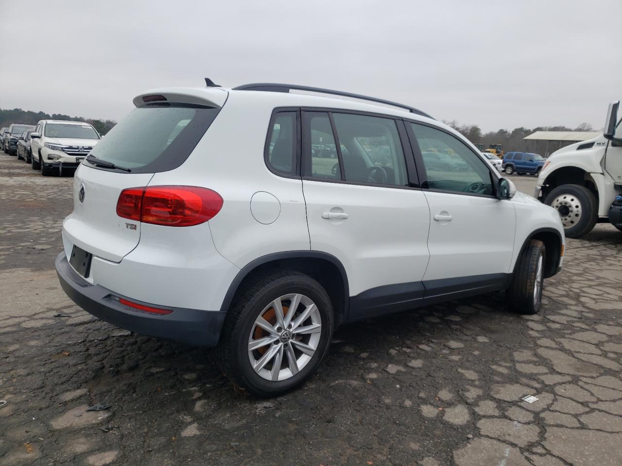 Lot #3037756299 2017 VOLKSWAGEN TIGUAN S