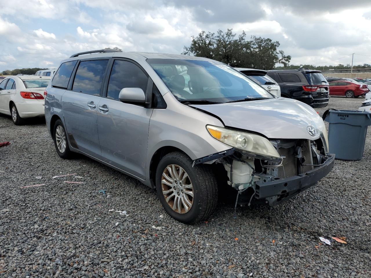 Lot #3041989238 2012 TOYOTA SIENNA XLE