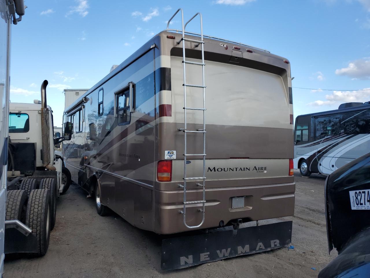 Lot #3034290064 2003 WORKHORSE CUSTOM CHASSIS MOTORHOME