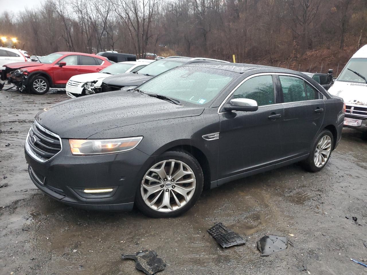 Lot #3028272841 2014 FORD TAURUS LIM