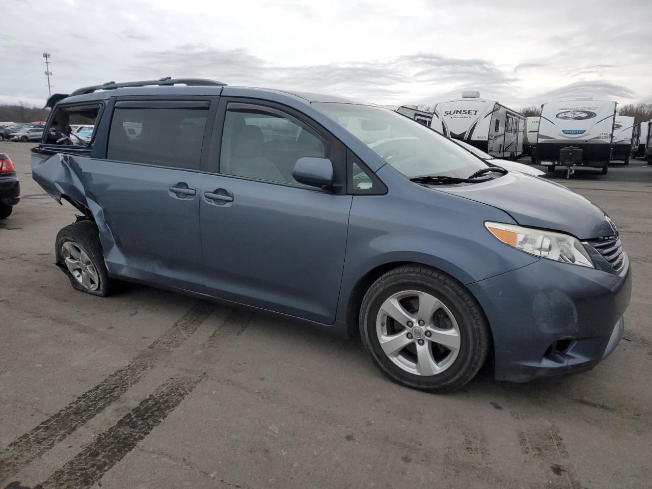 Lot #3040721754 2016 TOYOTA SIENNA LE