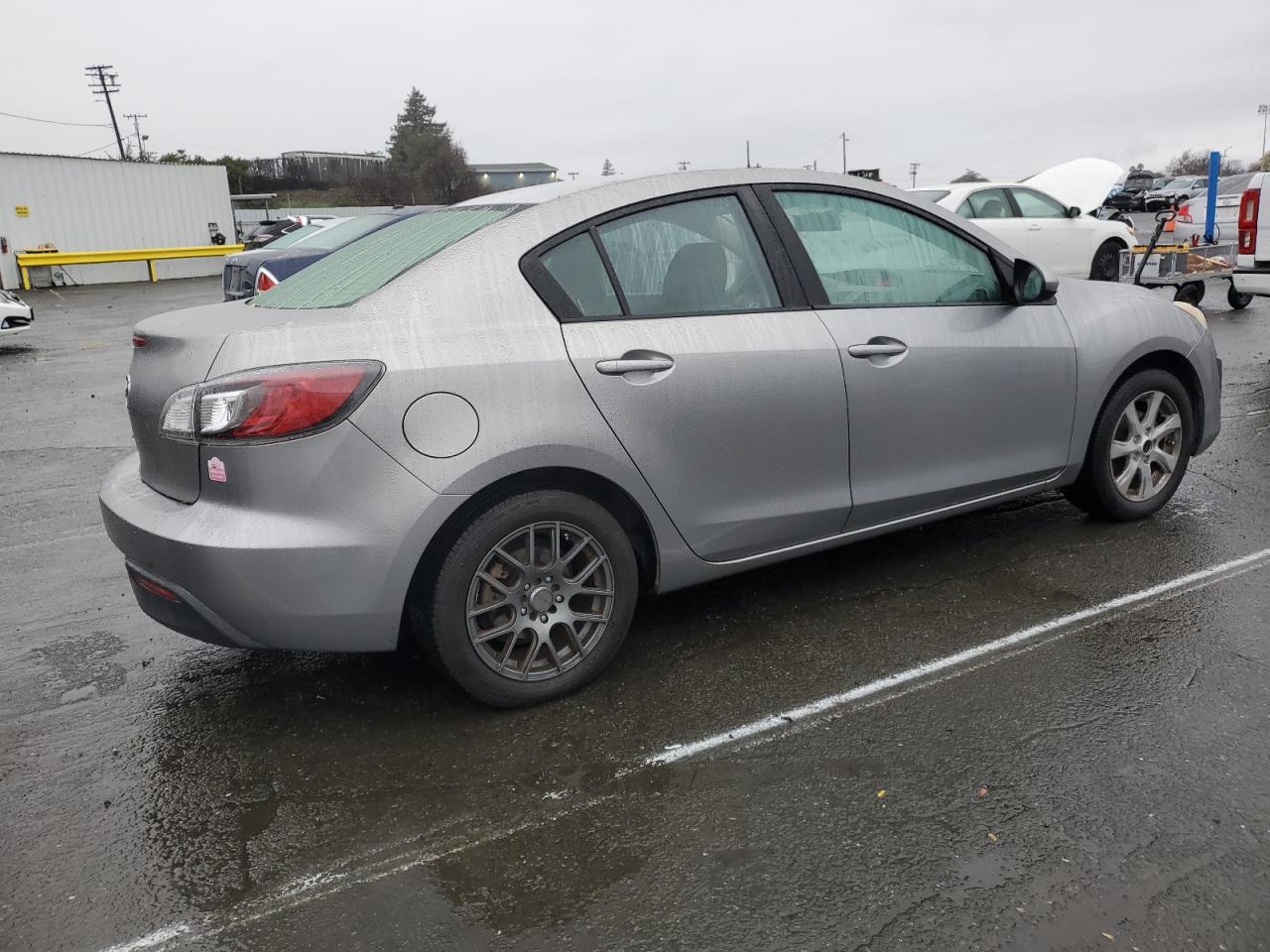 Lot #3029323707 2011 MAZDA 3 I