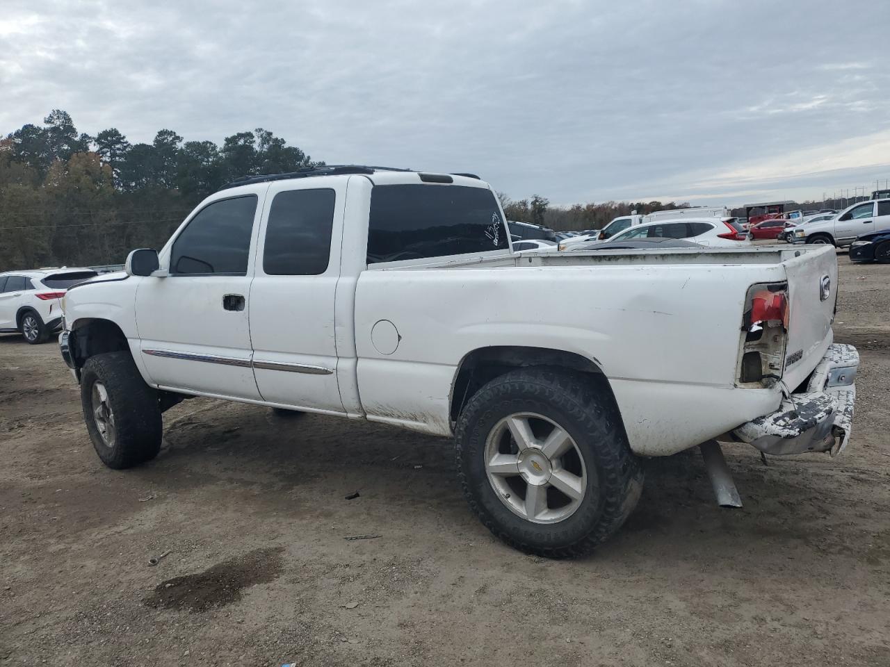 Lot #3027030801 2004 GMC NEW SIERRA