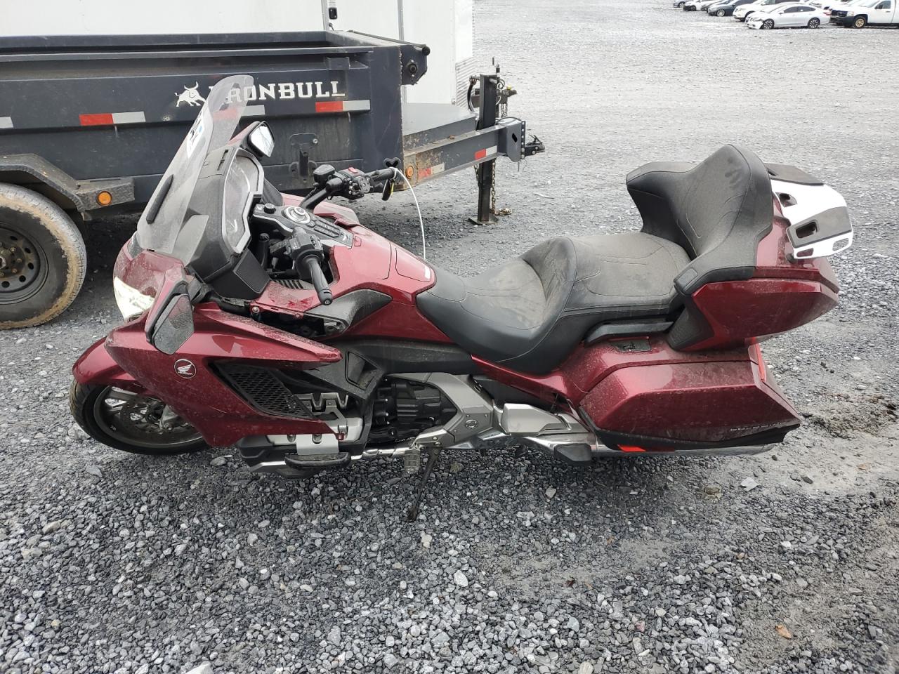 Lot #3033362809 2018 HONDA GL1800 D