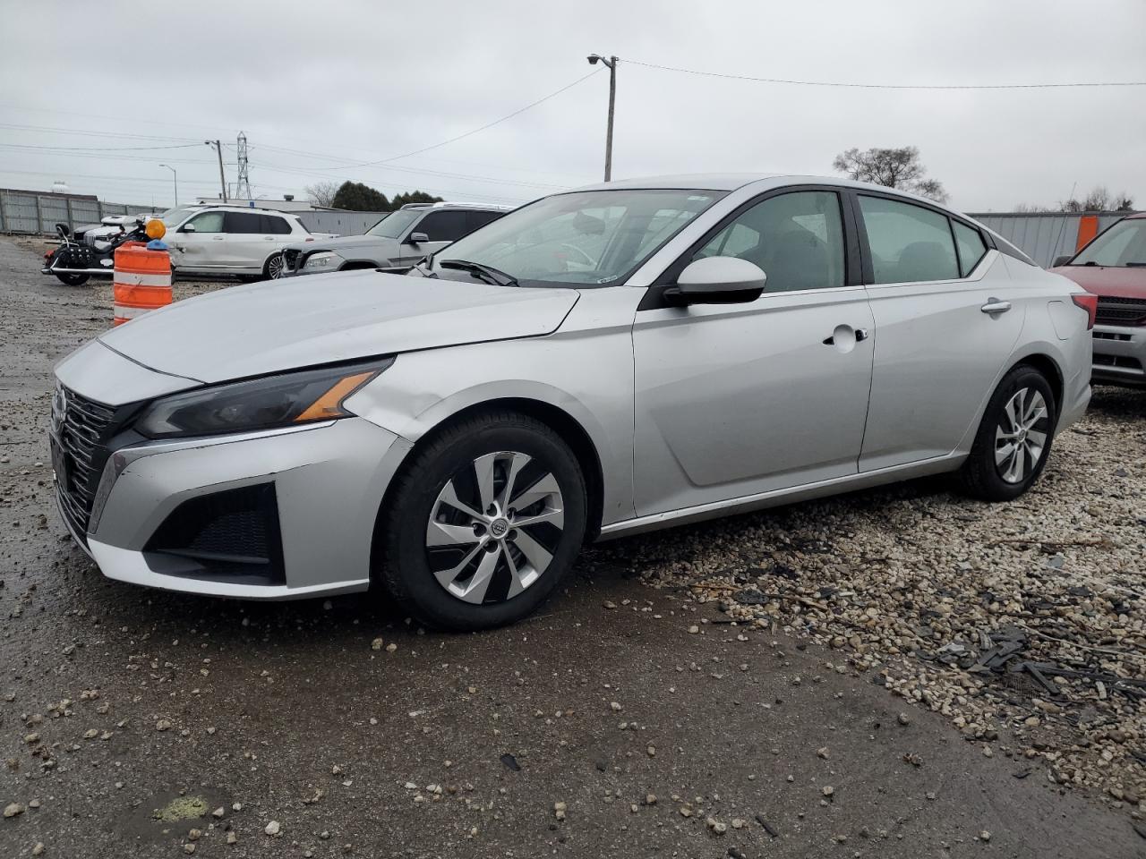  Salvage Nissan Altima