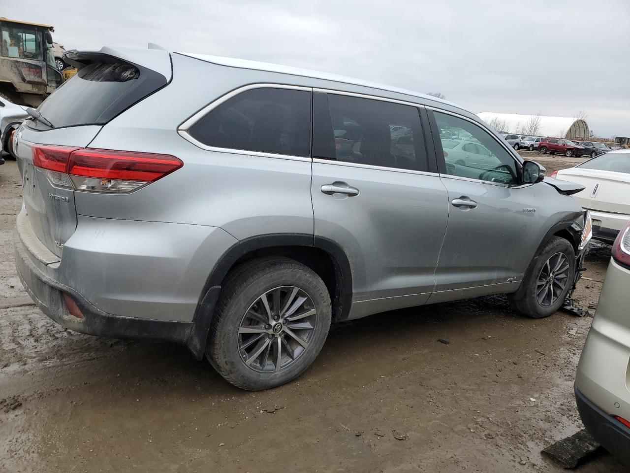 Lot #3037228500 2017 TOYOTA HIGHLANDER