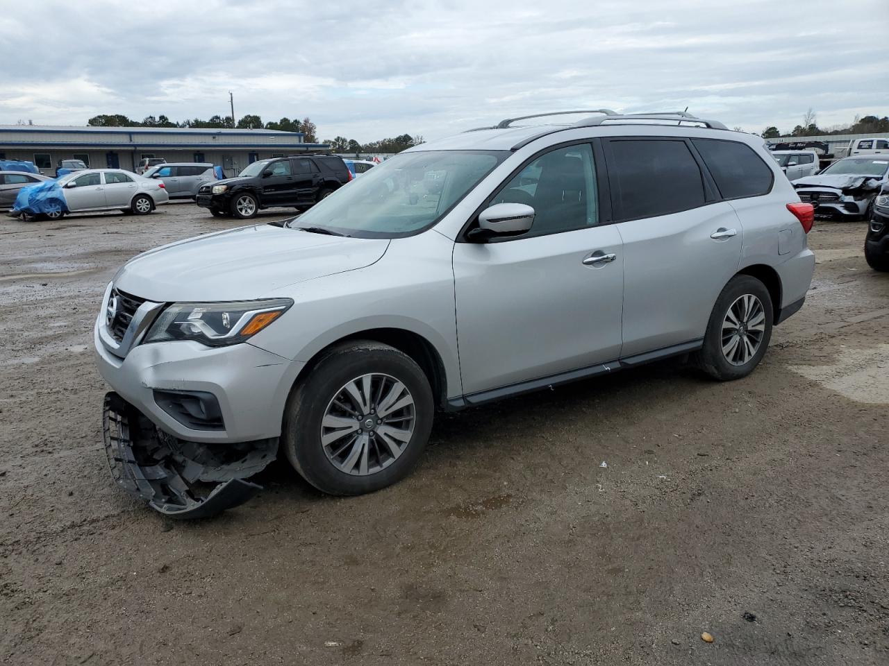  Salvage Nissan Pathfinder