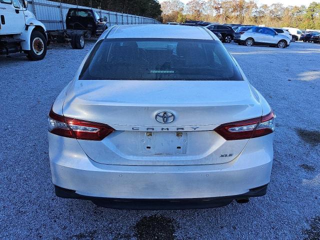 VIN 4T1B11HK8JU077741 2018 TOYOTA CAMRY no.6