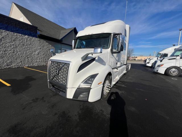 VOLVO VN VNL 2021 white  diesel 4V4NC9EHXMN600554 photo #3