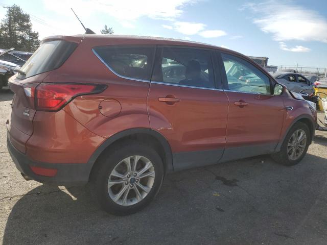 VIN 1FMCU0GD0KUB24027 2019 FORD ESCAPE no.3