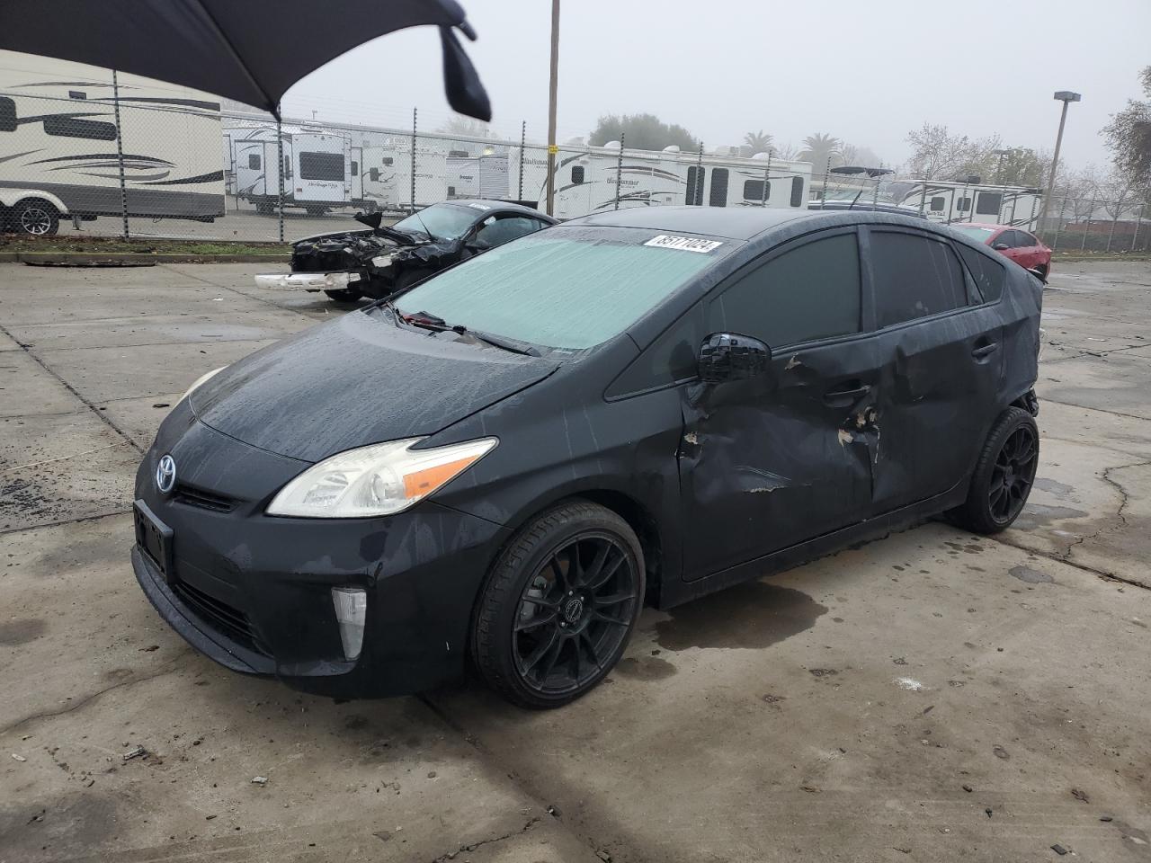 Lot #3033001025 2015 TOYOTA PRIUS