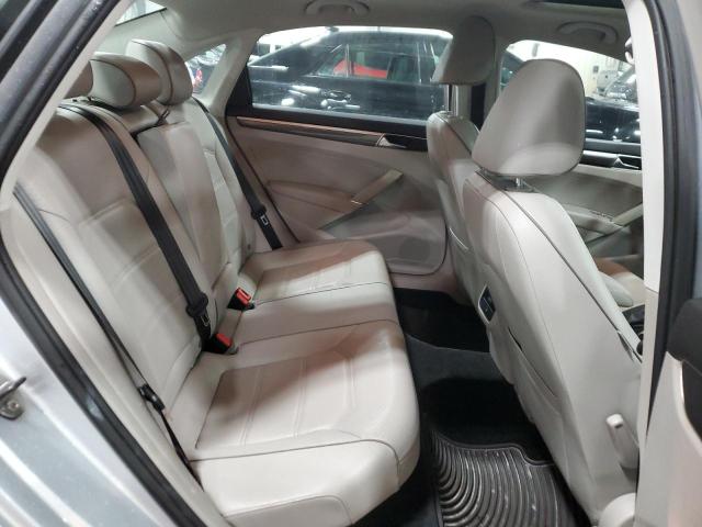2017 VOLKSWAGEN PASSAT SE - 1VWBT7A34HC063062