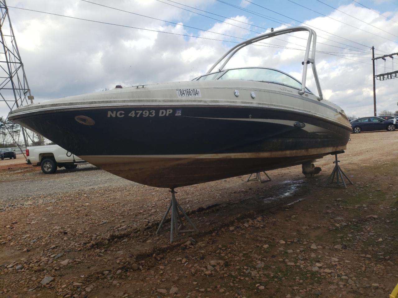  Salvage Sea Ray 230 Sd