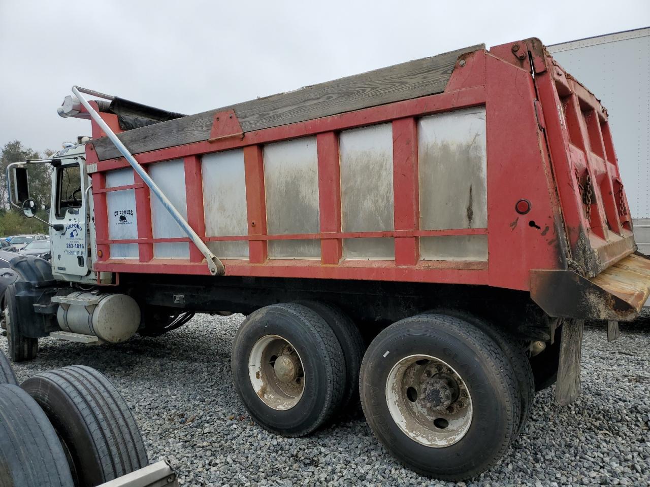 Lot #3033302815 2007 MACK 700 CV700