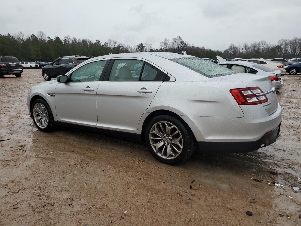 Lot #3027080784 2013 FORD TAURUS LIM