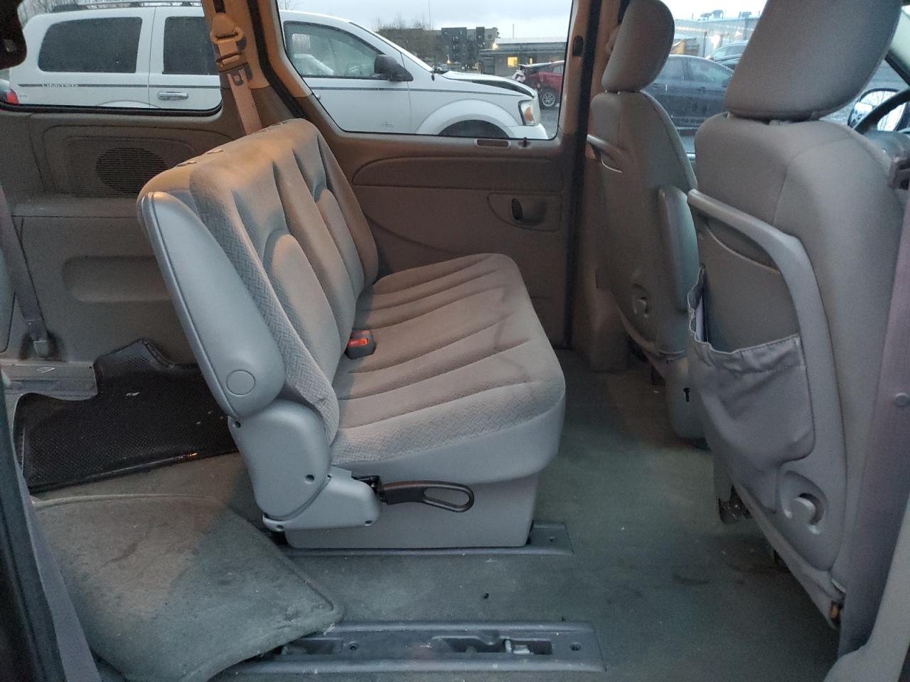 Lot #3030432459 2005 CHRYSLER TOWN & COU