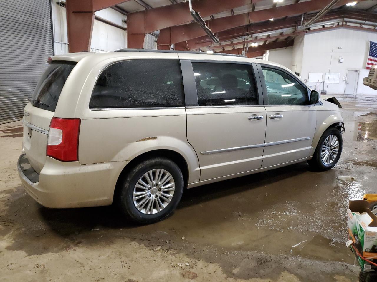 Lot #3034352075 2015 CHRYSLER TOWN & COU