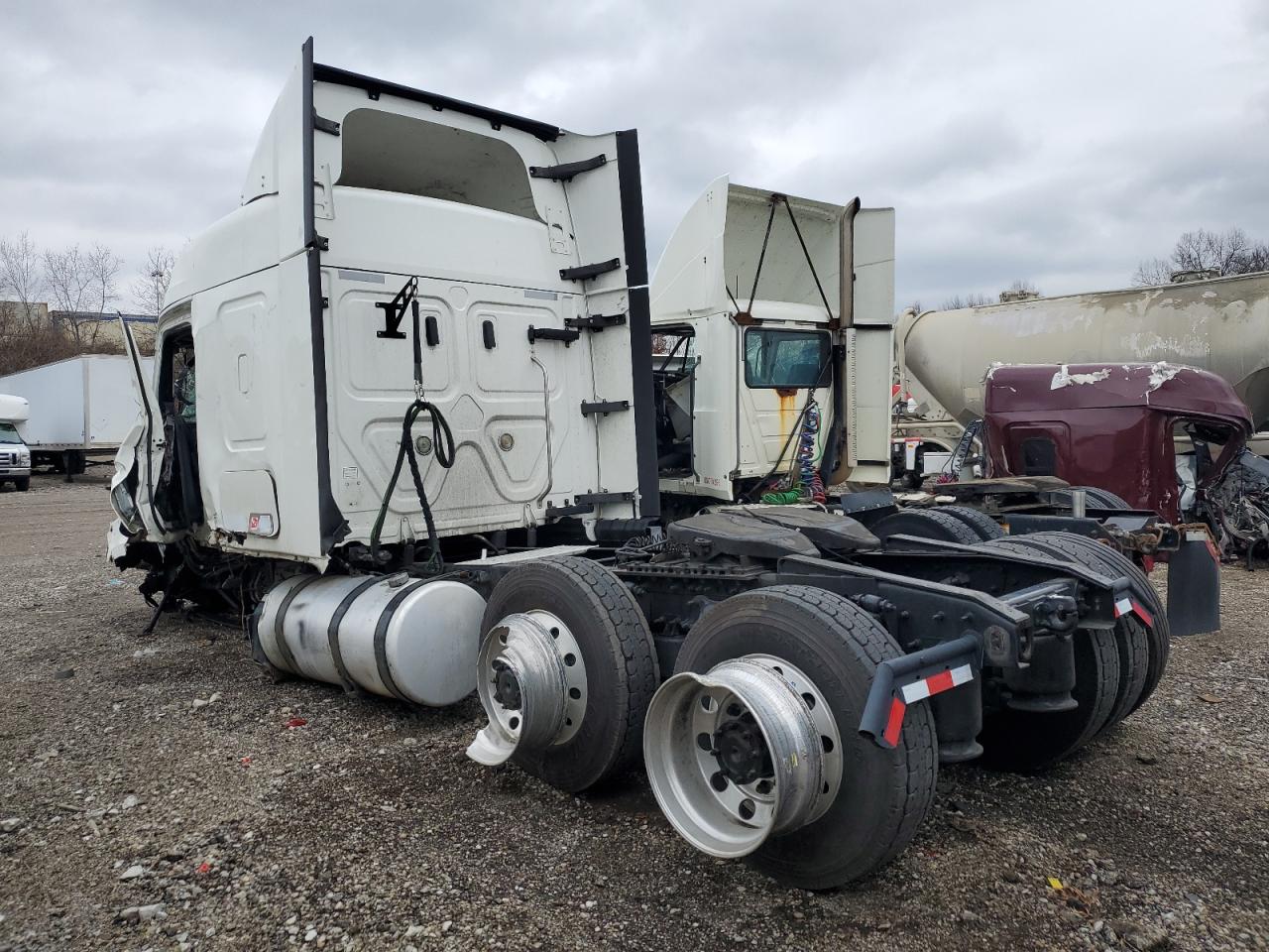 Lot #3034283116 2020 FREIGHTLINER CASCADIA 1