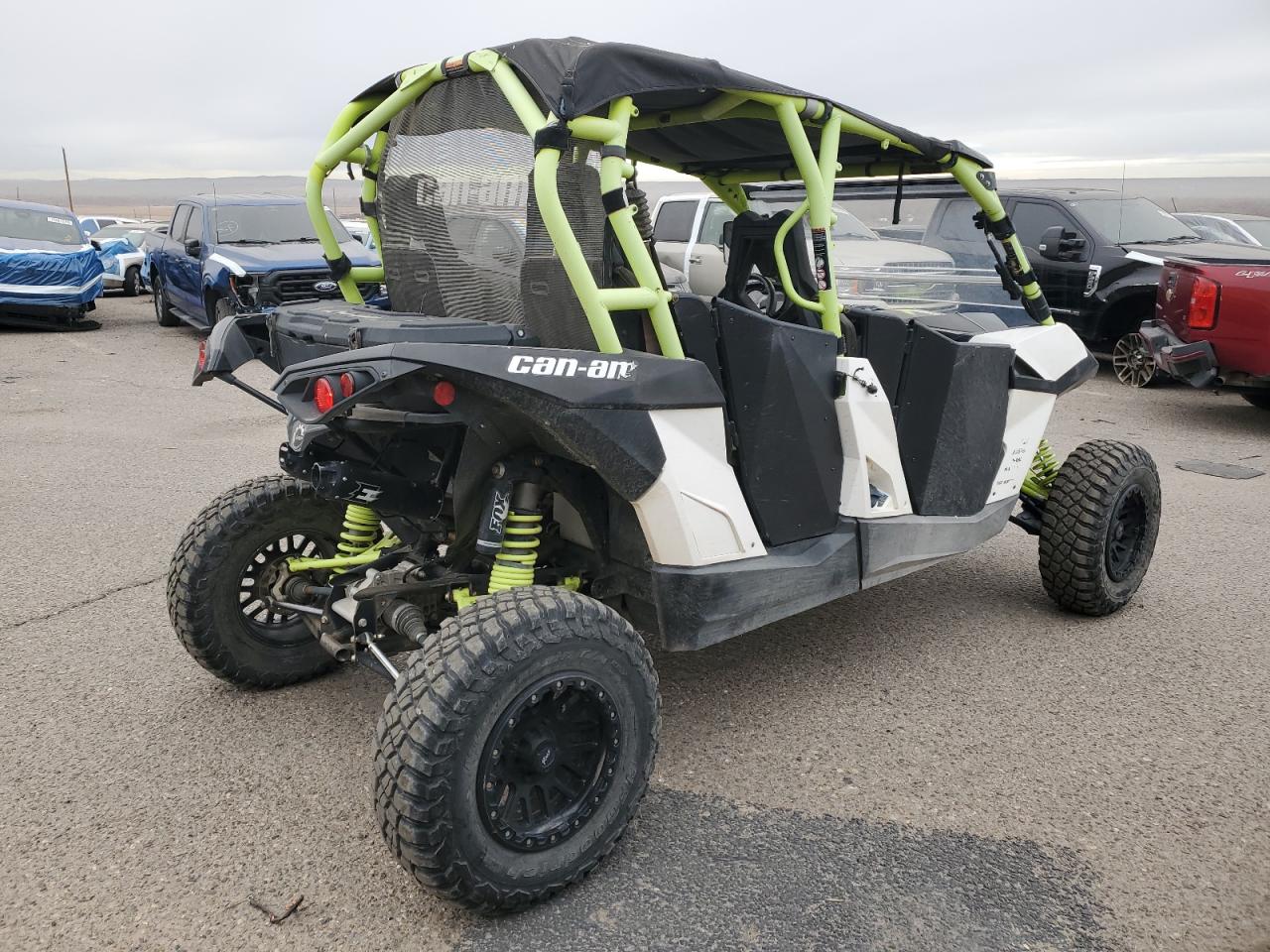 Lot #3040768752 2016 CAN-AM COMMANDER