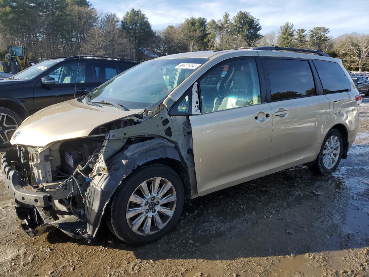  Salvage Toyota Sienna