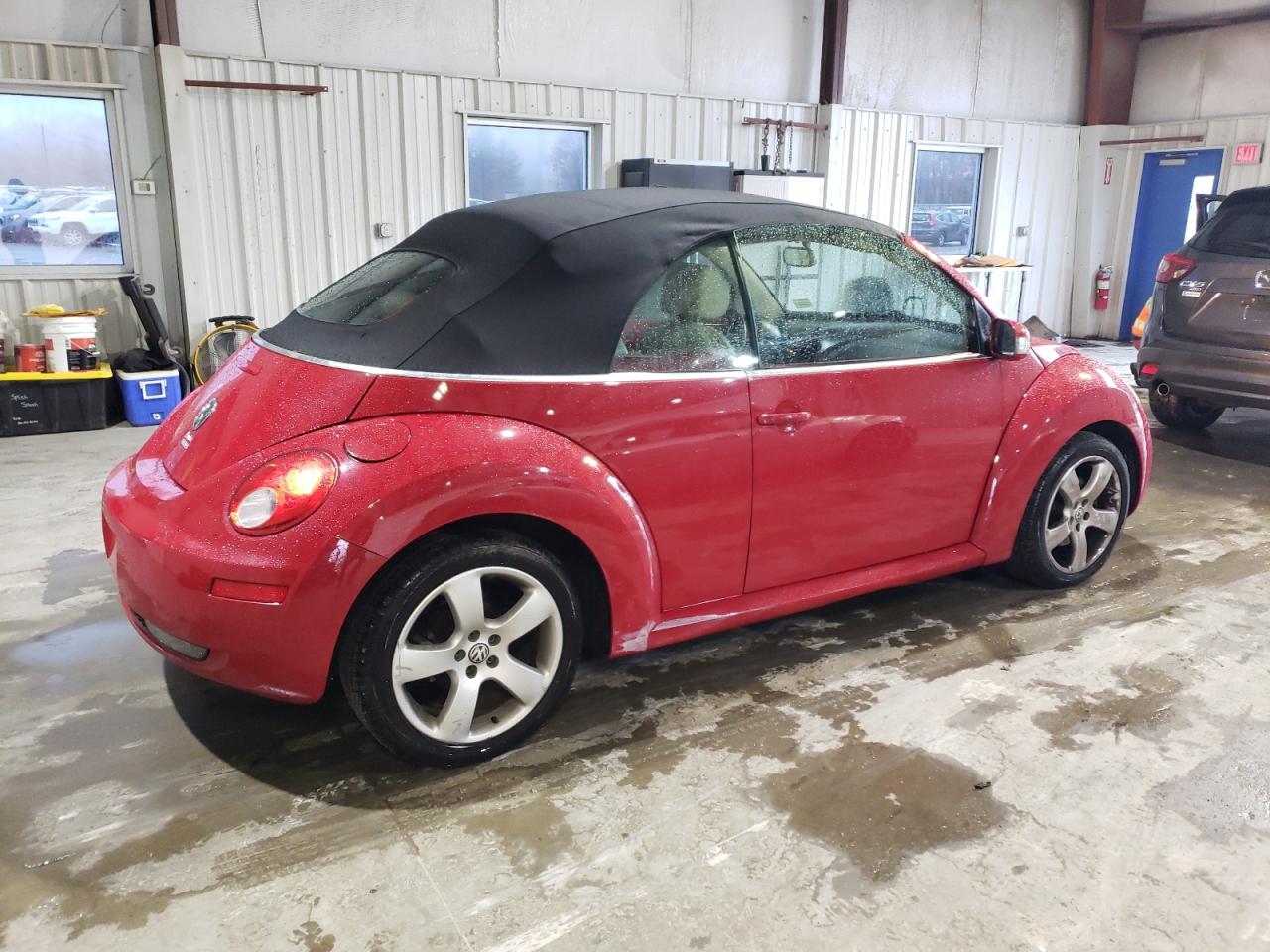 Lot #3044631199 2006 VOLKSWAGEN NEW BEETLE