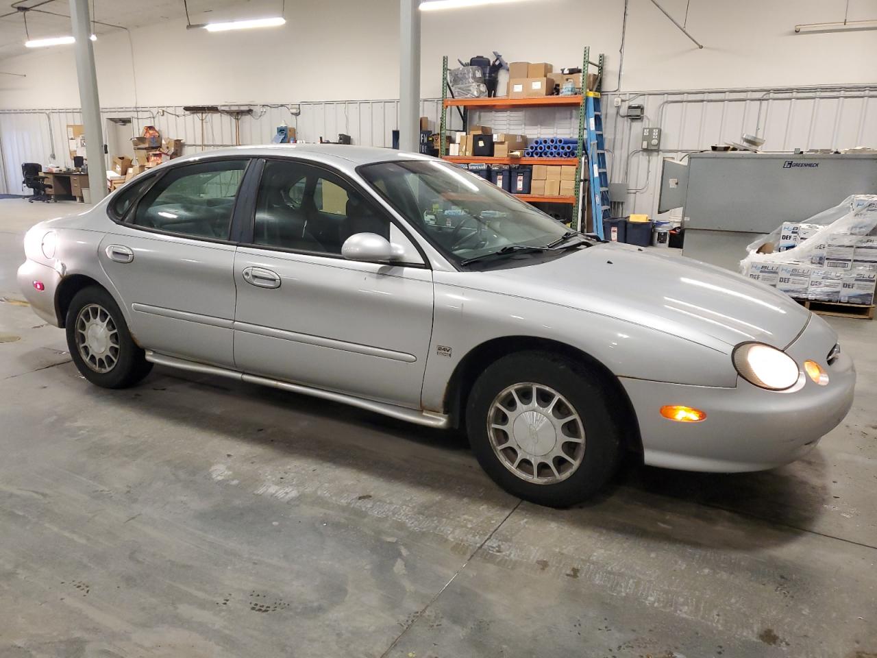 Lot #3036968726 1999 FORD TAURUS SE