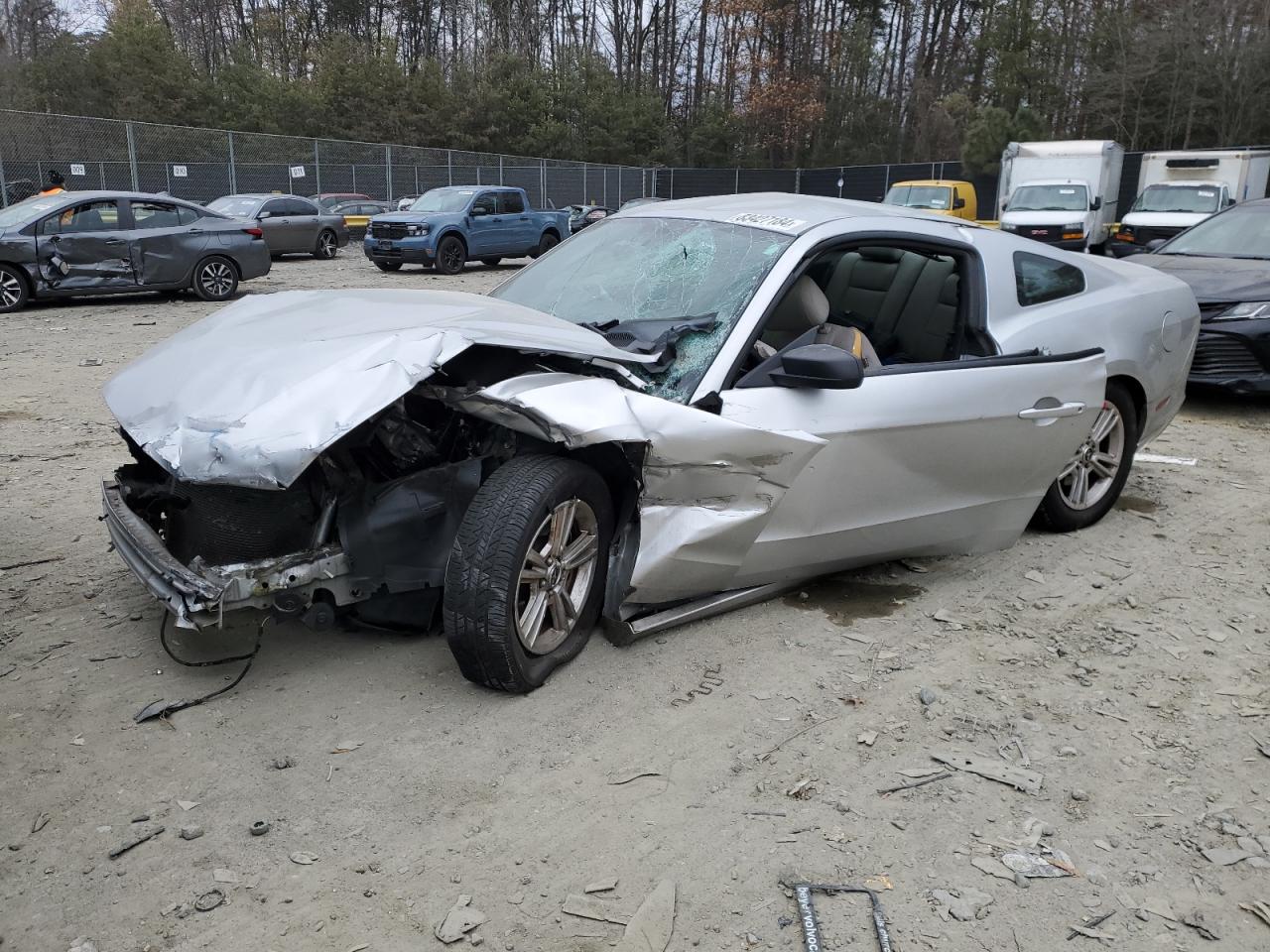  Salvage Ford Mustang