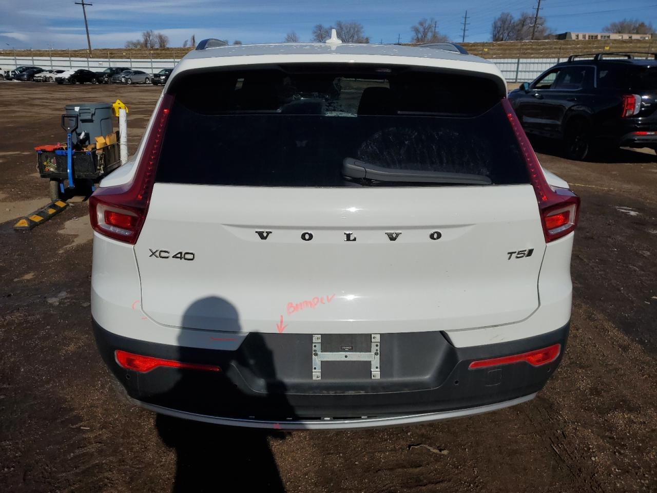 Lot #3045872632 2019 VOLVO XC40 T5 MO