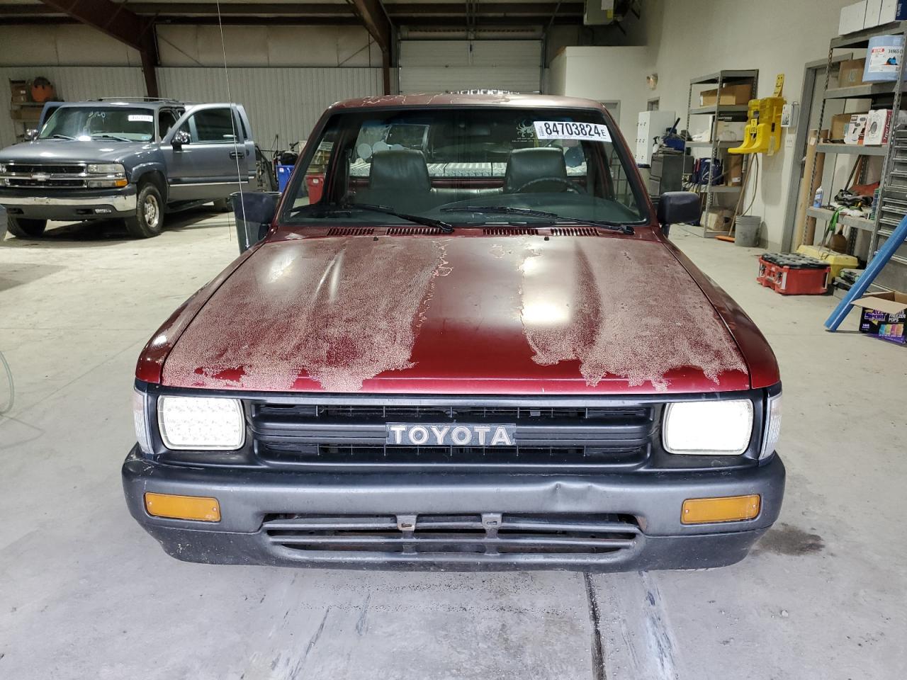 Lot #3029437696 1990 TOYOTA PICKUP 1/2