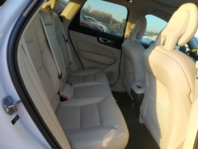 2018 VOLVO XC60 T5 - LYV102RK9JB097420