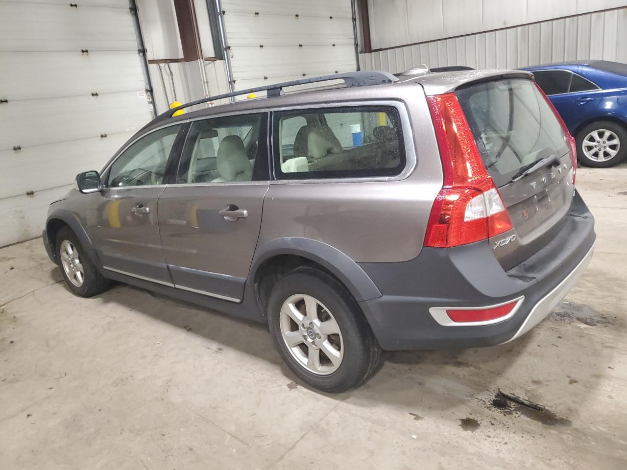 Lot #3049495653 2010 VOLVO XC70 3.2