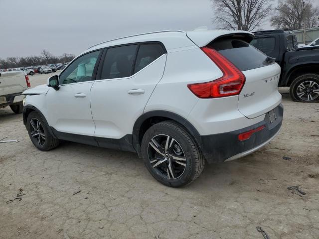 VOLVO XC40 CORE 2025 white  gas YV4L12UJ5S2474734 photo #3