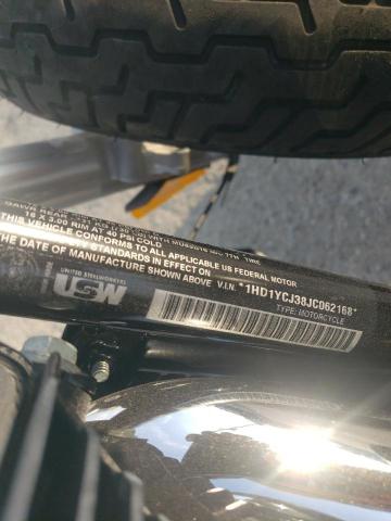 2018 HARLEY-DAVIDSON FLDE DELUX 1HD1YCJ38JC062168