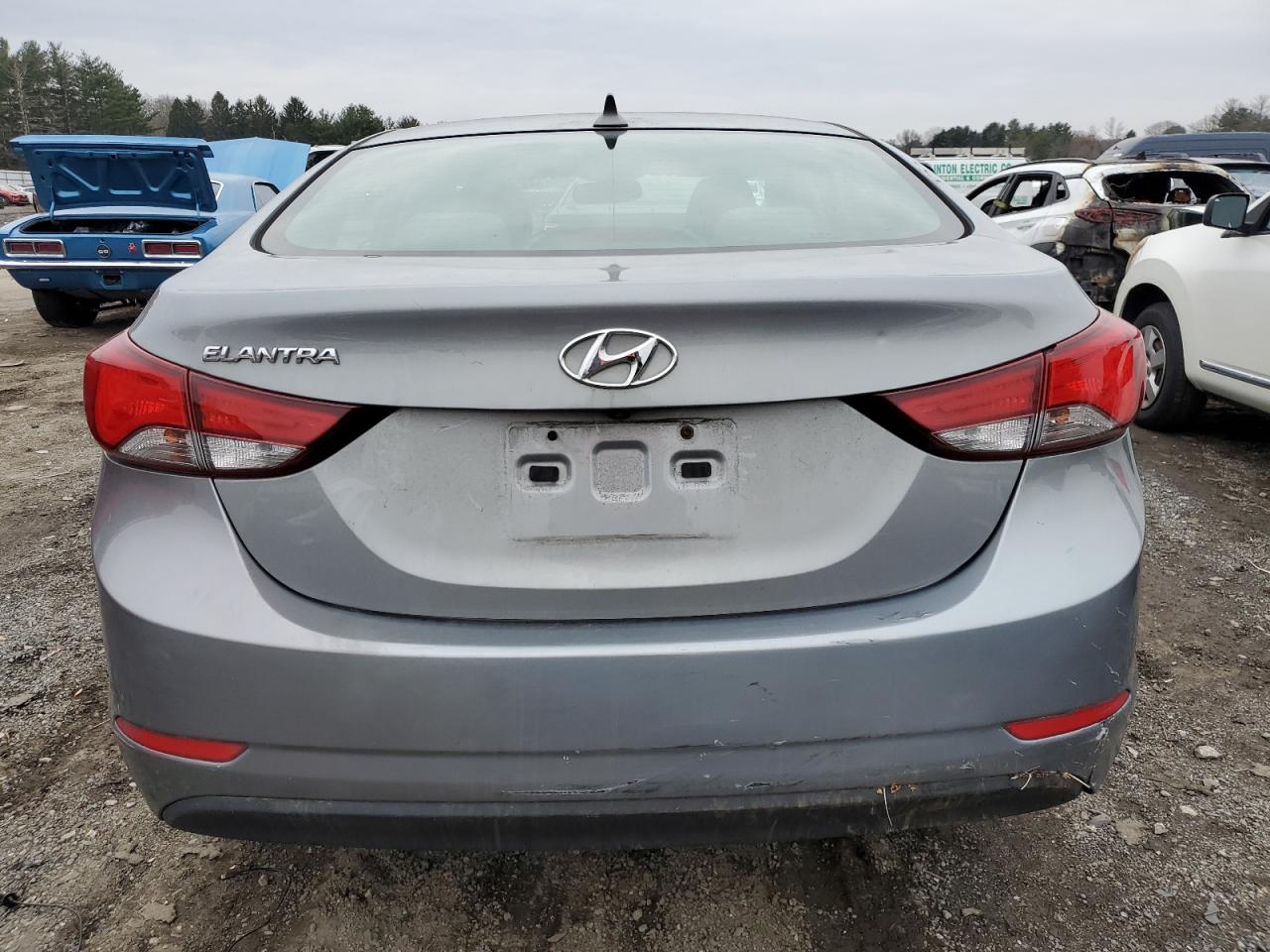 Lot #3027081792 2015 HYUNDAI ELANTRA SE