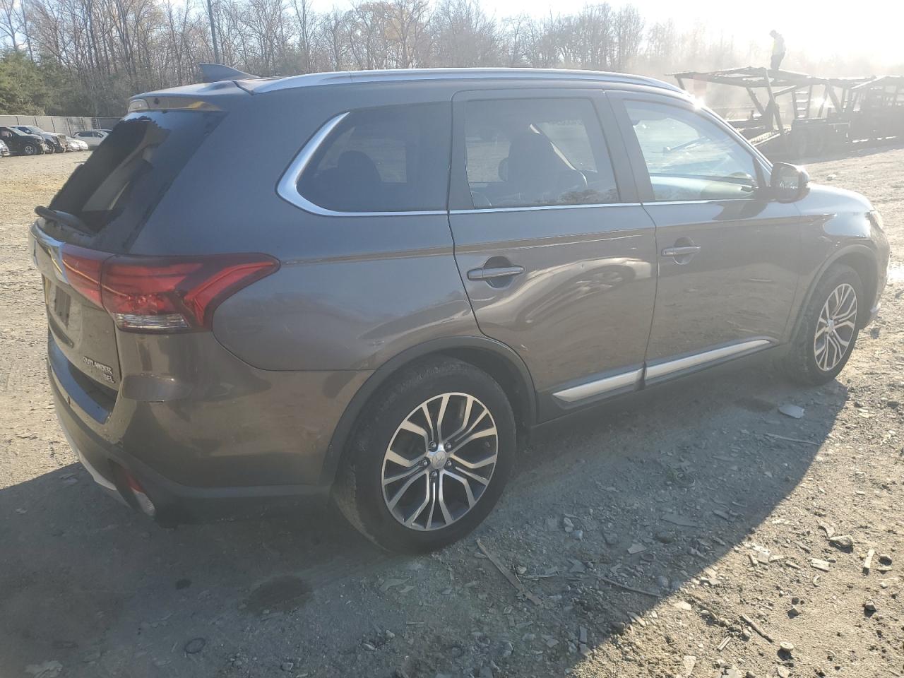 Lot #3024162838 2017 MITSUBISHI OUTLANDER