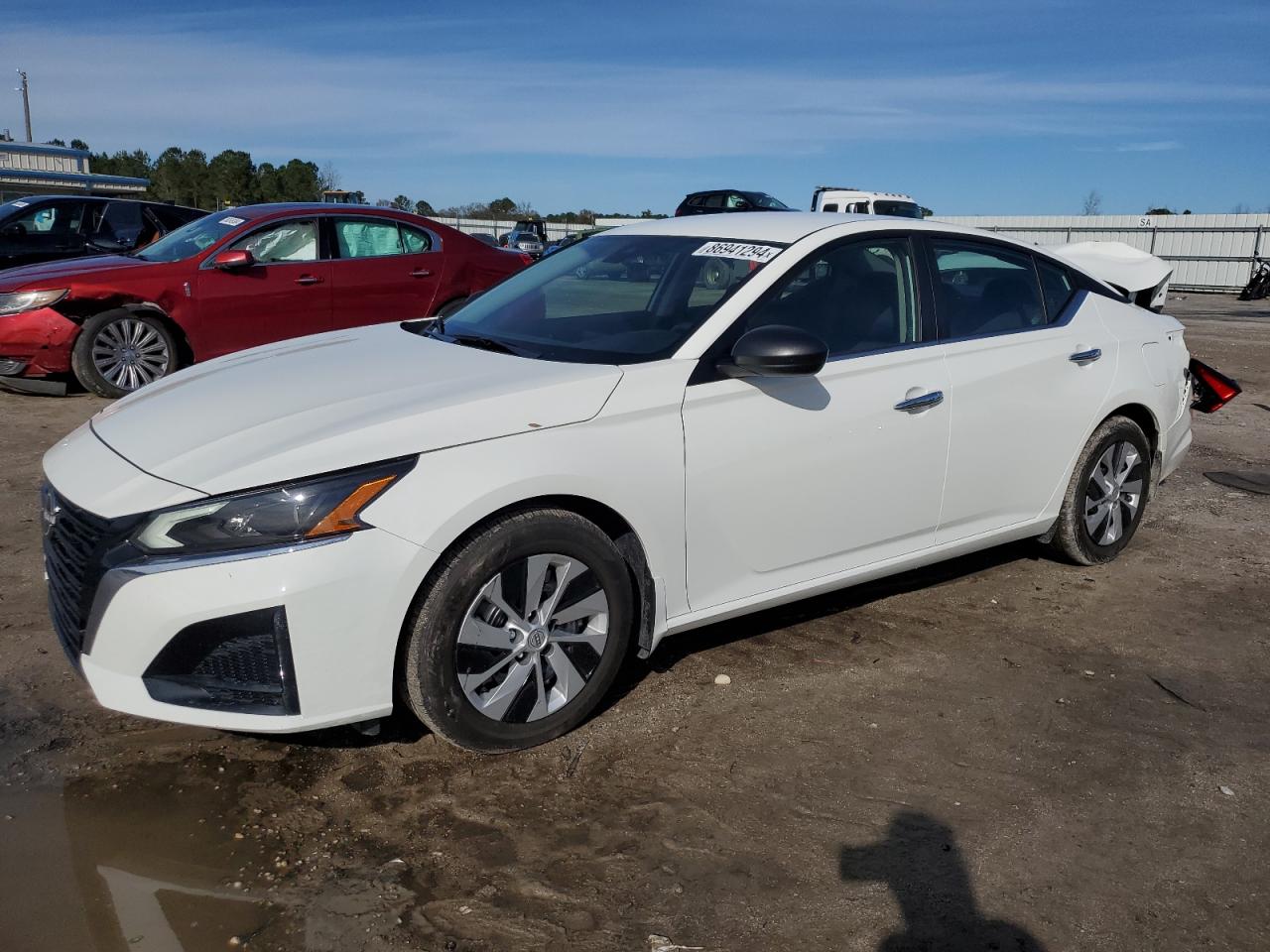  Salvage Nissan Altima