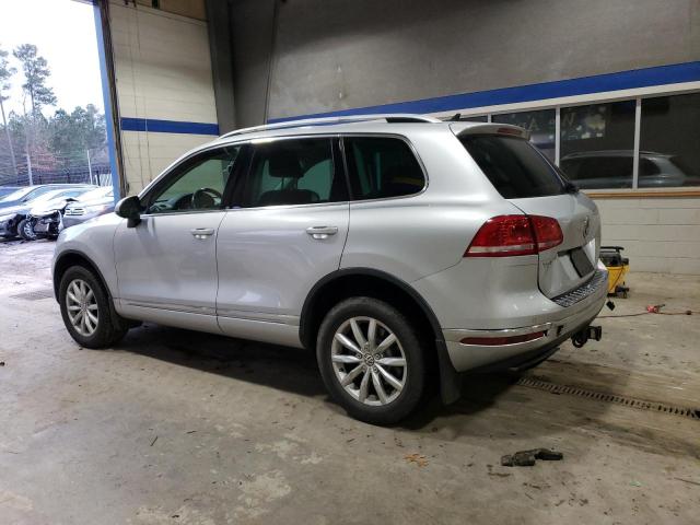 VOLKSWAGEN TOUAREG SP 2016 silver  gas WVGEF9BPXGD008964 photo #3