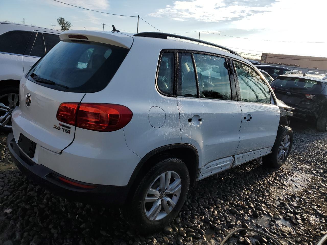 VOLKSWAGEN TIGUAN S