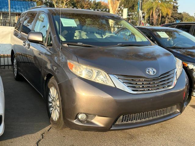 2013 TOYOTA SIENNA XLE #3023775924