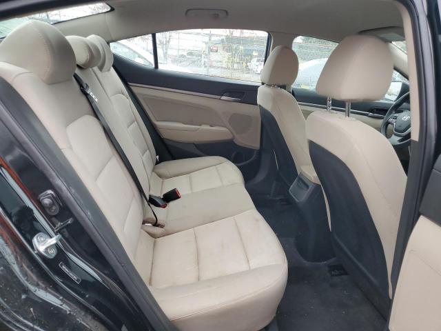 2018 HYUNDAI ELANTRA SE - 5NPD84LF2JH213943