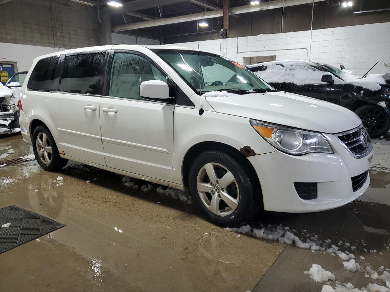 Lot #3034296080 2010 VOLKSWAGEN ROUTAN SE