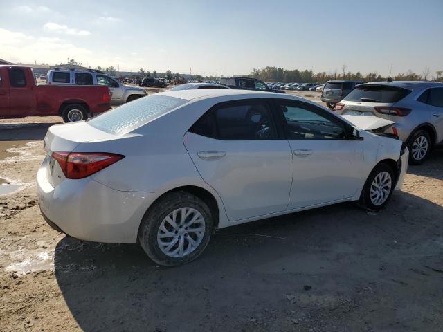 VIN 5YFBURHE0JP794409 2018 TOYOTA COROLLA no.3